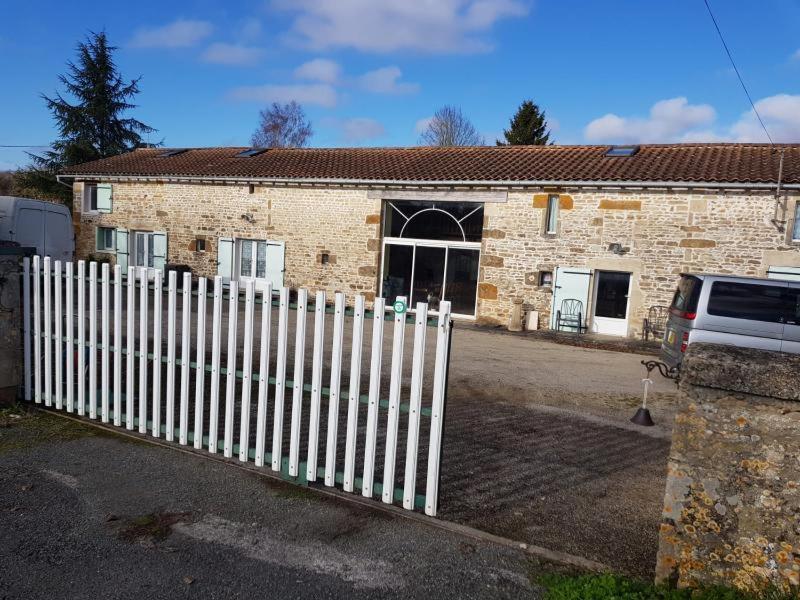 Le Pommier Chambre D'Hote Clussais-la-Pommeraie Esterno foto